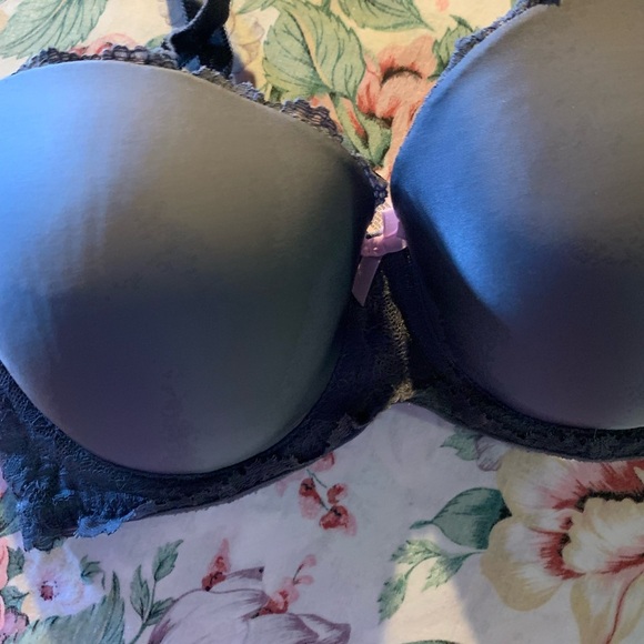 Victoria Secret Women’s Underwire and Push Bra Size 32 DDD in Balck - Picture 3 of 6